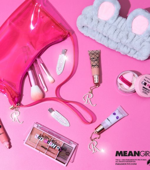 Makeup Revolution - *Mean Girls* - Esponja de maquillaje Get In Loser Blender - Image 4