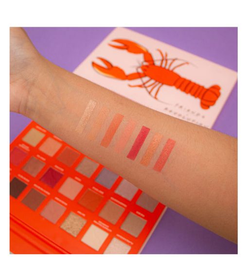 Revolution - *Friends X Revolution* - Paleta de sombras He's Her Lobster - Imagen 5